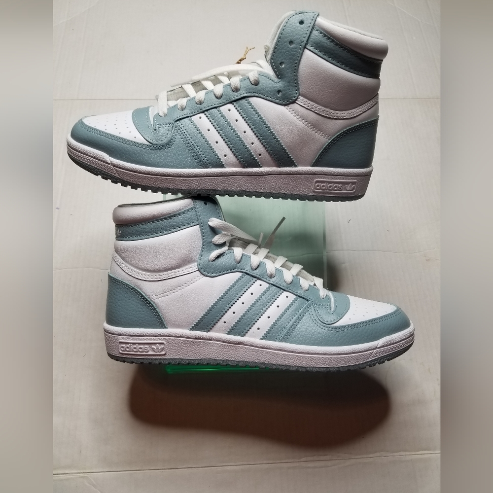 Old School High Top Adidas sz 9.5.